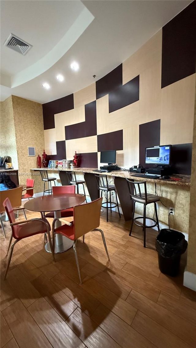 1830 Radius Dr , Unit 915, Hollywood, FL 33020 Photo