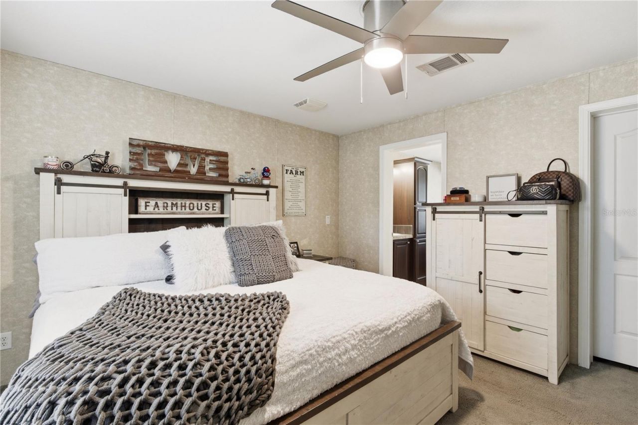 4506 NW 10th Street, Bell, FL 32619 Photo