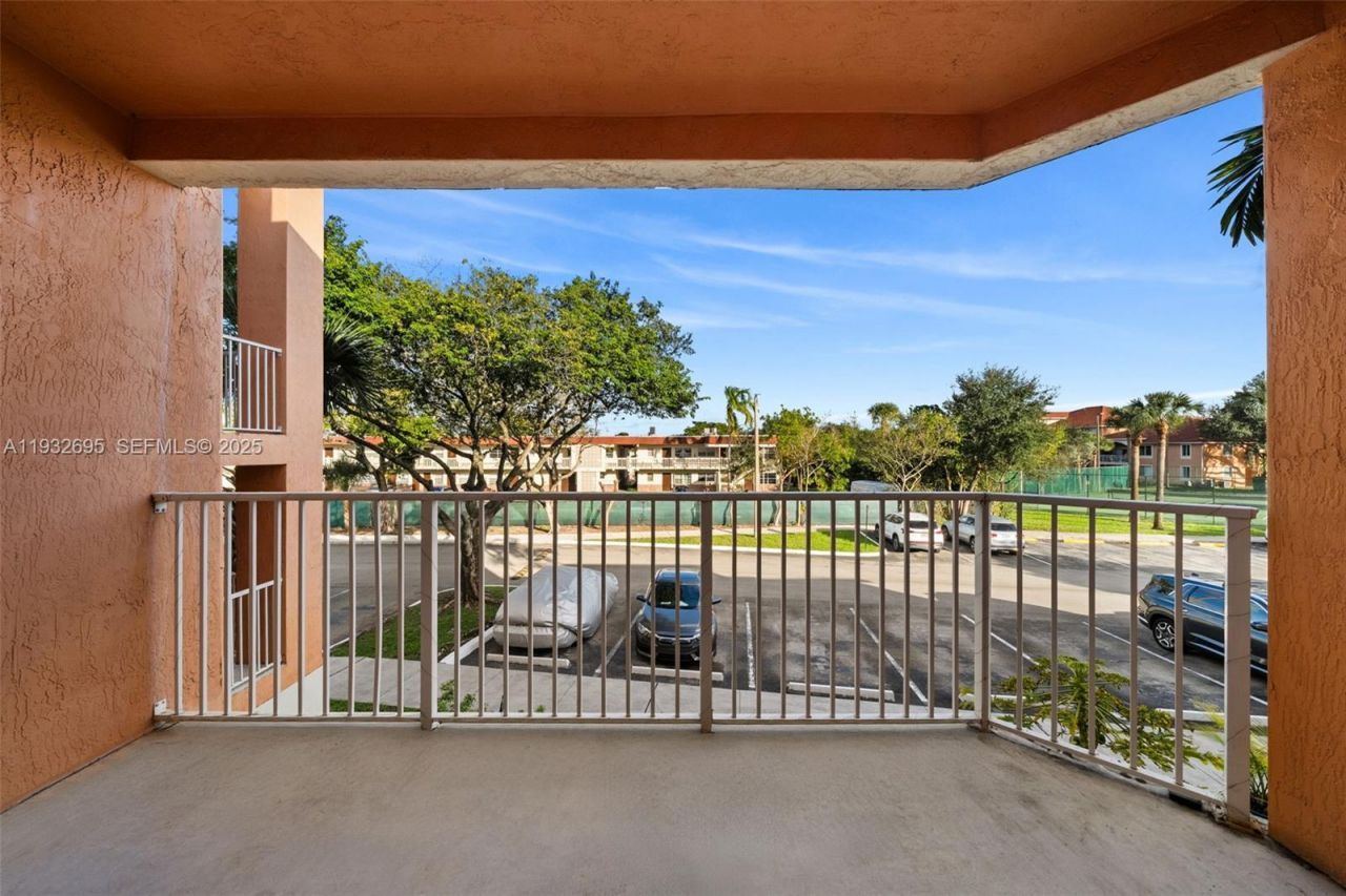 6968 SW 39th St, Unit F204, Davie, FL 33314 Photo