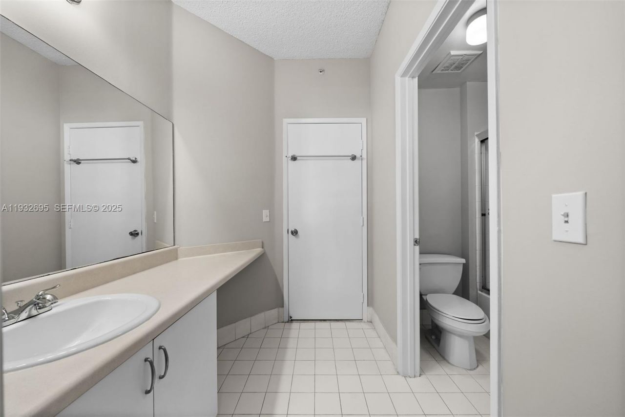 6968 SW 39th St, Unit F204, Davie, FL 33314 Photo