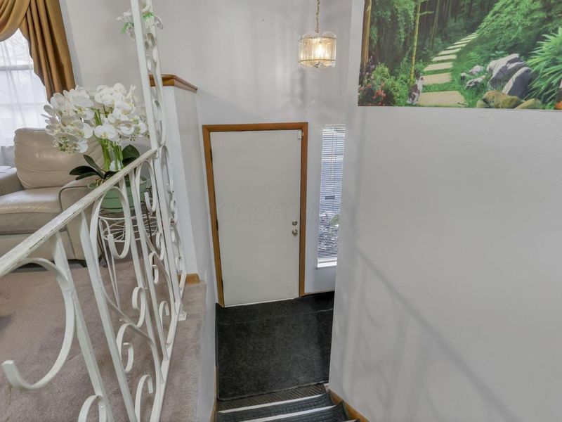 1469 Sandalwood Place, Columbus, OH 43229 Photo 9