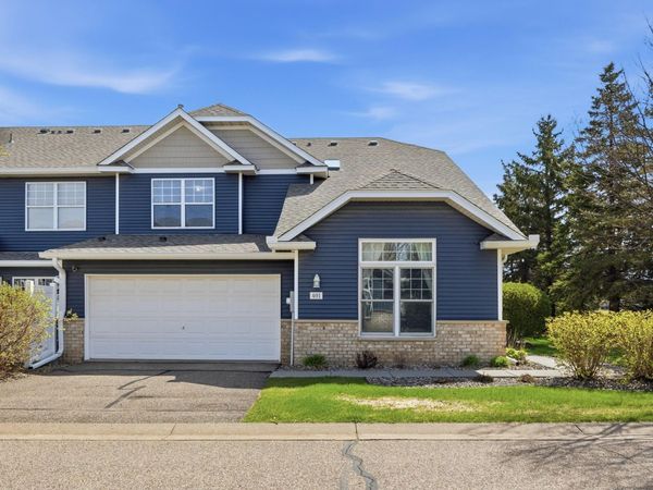 401 Hickory Lane N, Oakdale, MN 55128