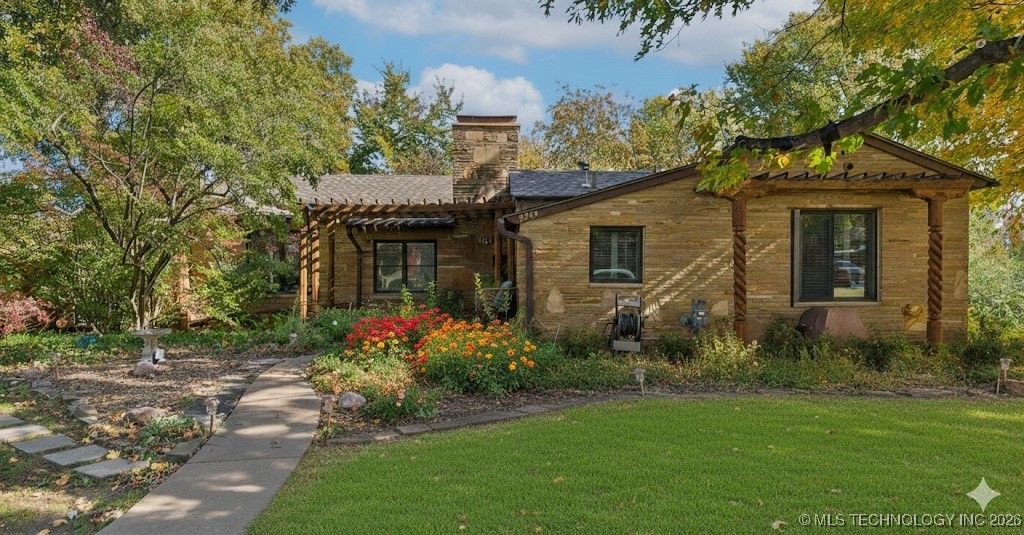 2547 S College Avenue, Tulsa, OK 74114 Main Photo