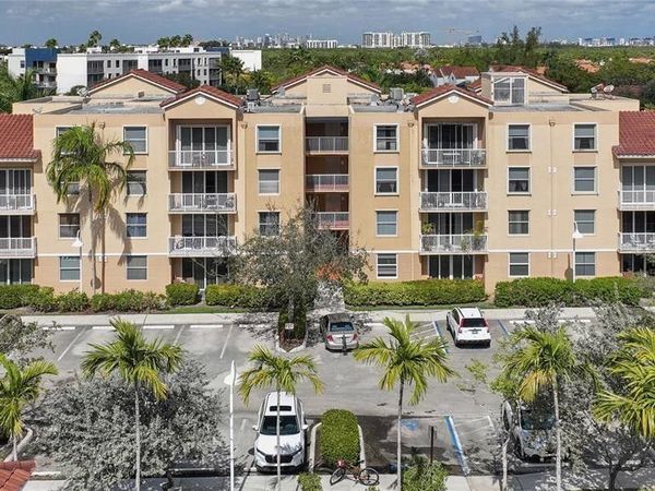 529 E Sheridan, Unit 108, Dania Beach, FL 33004