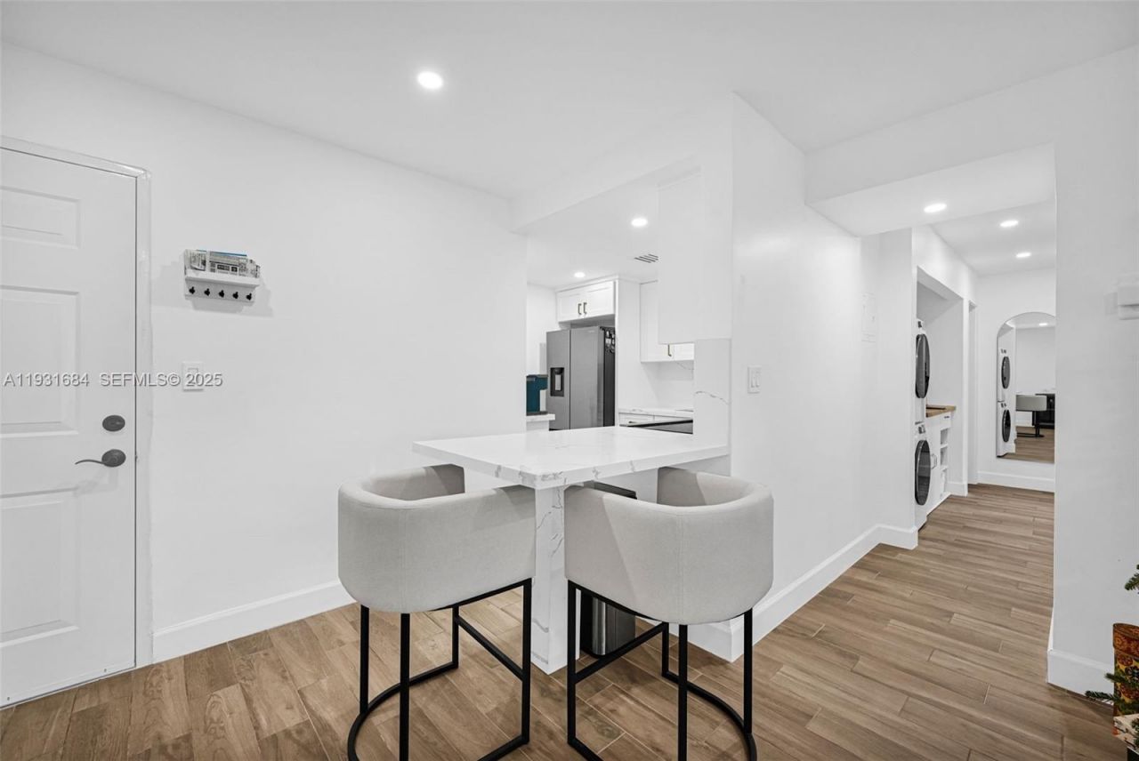 8609 SW 68th Ct, Unit 24, Pinecrest, FL 33156 Photo