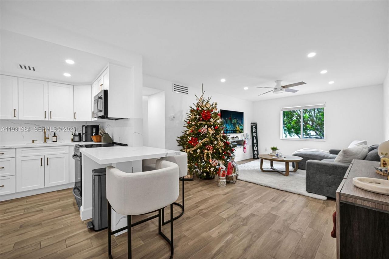 8609 SW 68th Ct, Unit 24, Pinecrest, FL 33156 Photo