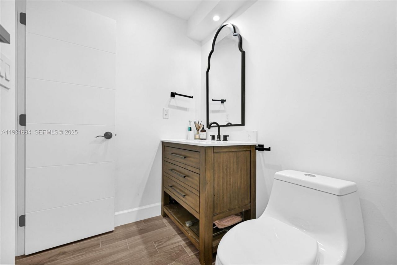 8609 SW 68th Ct, Unit 24, Pinecrest, FL 33156 Photo