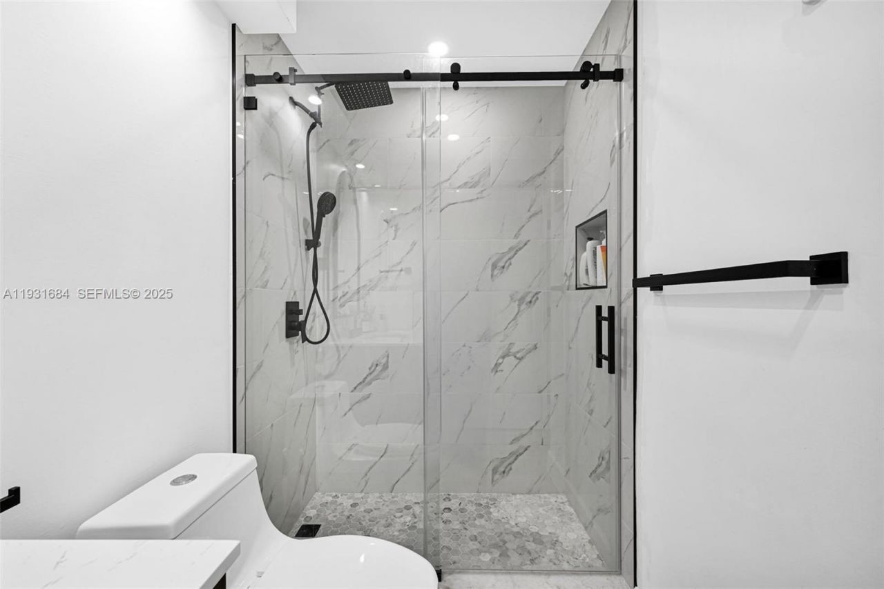 8609 SW 68th Ct, Unit 24, Pinecrest, FL 33156 Photo