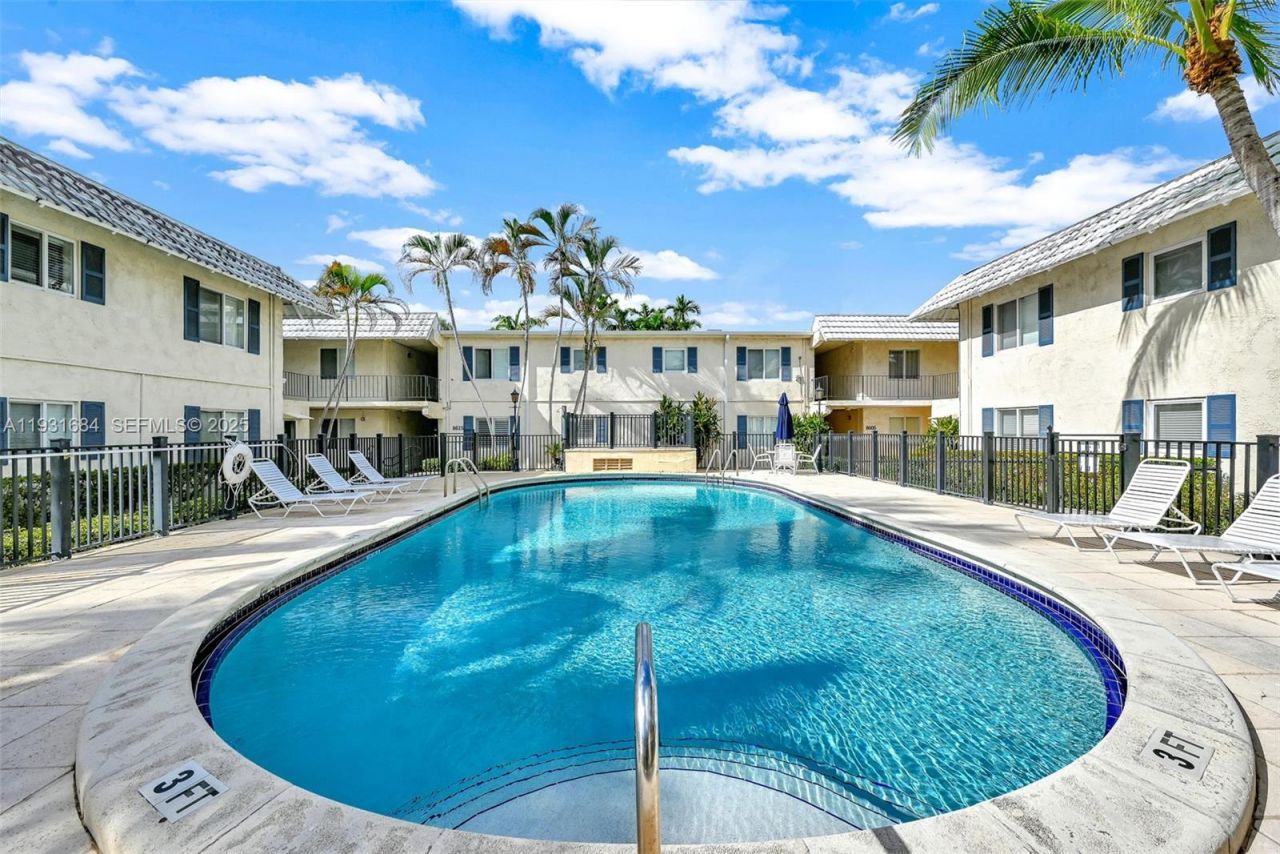 8609 SW 68th Ct, Unit 24, Pinecrest, FL 33156 Photo