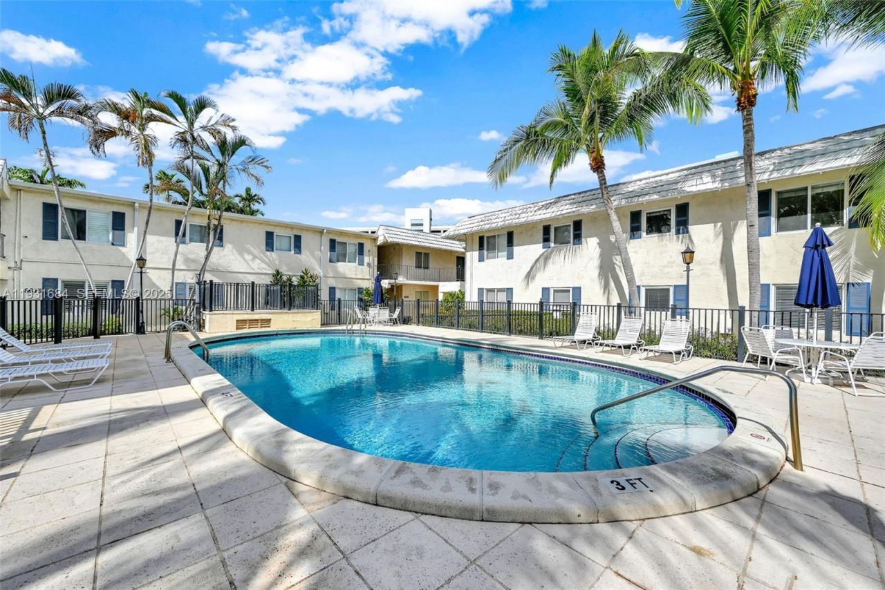 8609 SW 68th Ct, Unit 24, Pinecrest, FL 33156 Photo