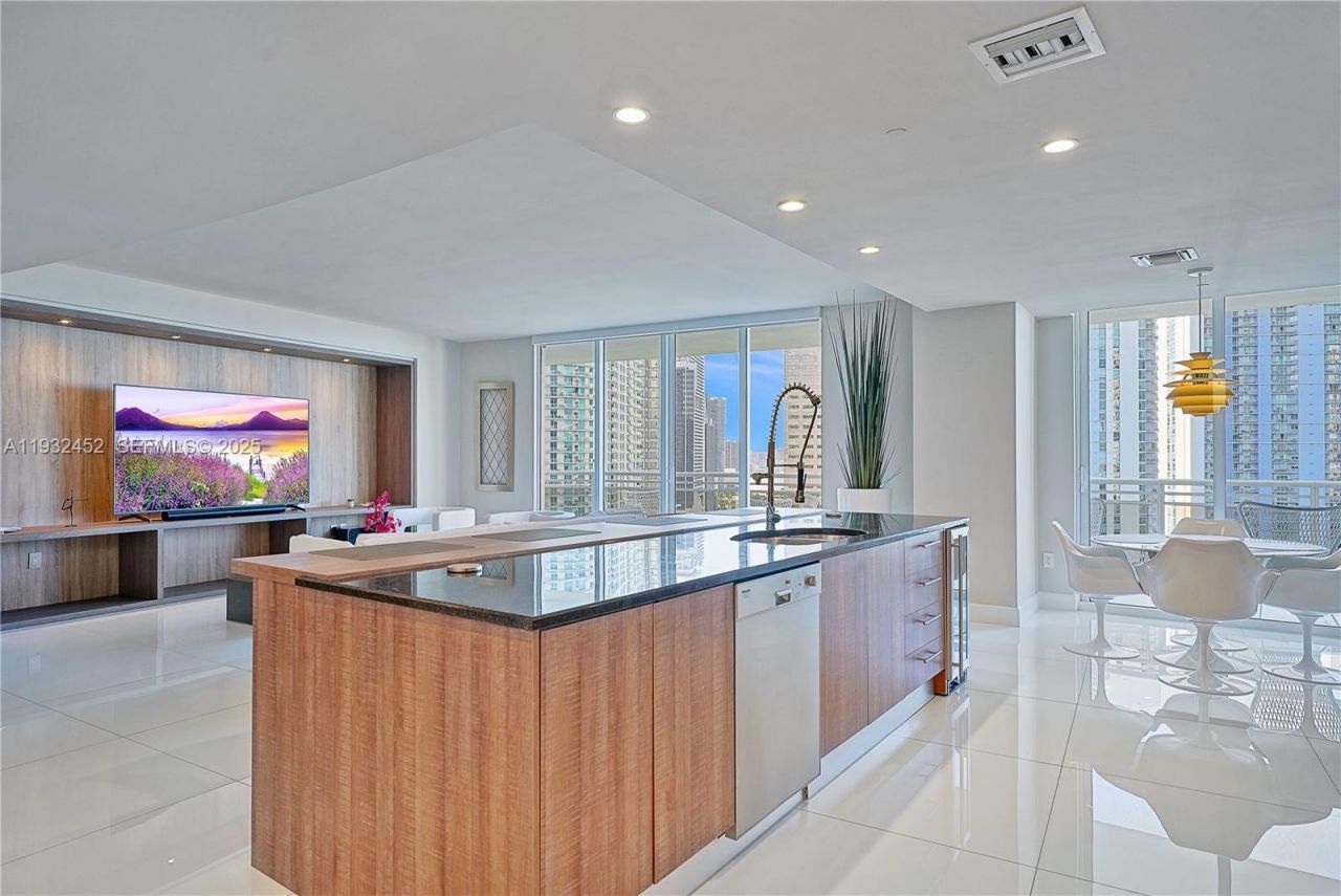 901 Brickell Key Blvd, Unit 2507, Miami, FL 33131 Photo
