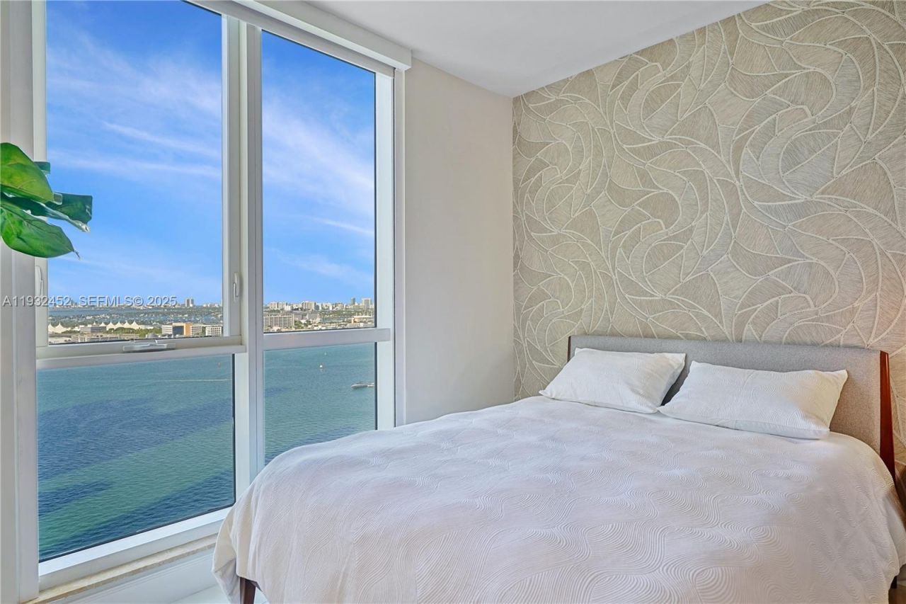 901 Brickell Key Blvd, Unit 2507, Miami, FL 33131 Photo