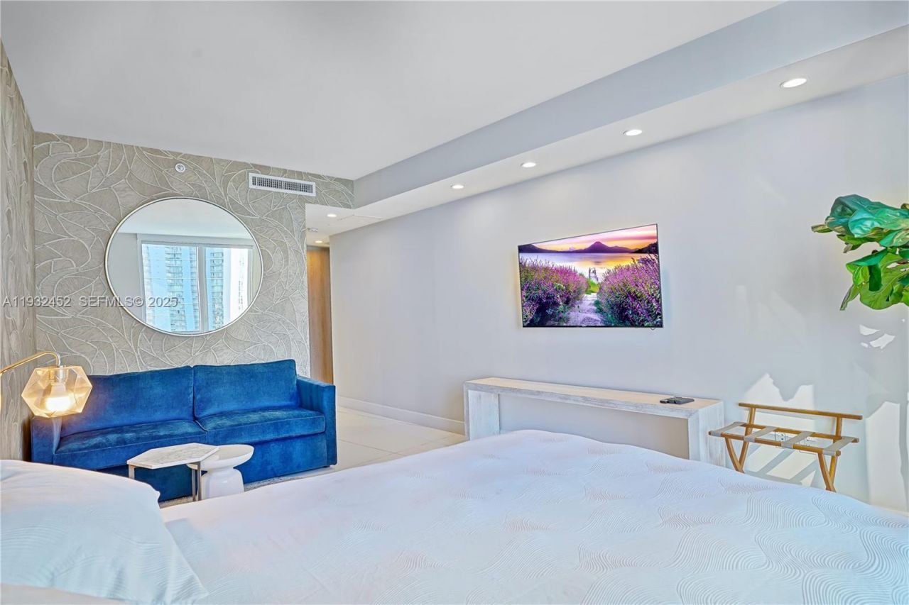 901 Brickell Key Blvd, Unit 2507, Miami, FL 33131 Photo