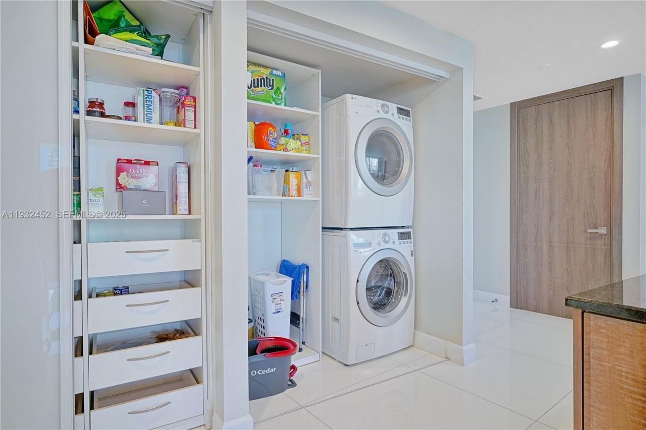 901 Brickell Key Blvd, Unit 2507, Miami, FL 33131 Photo