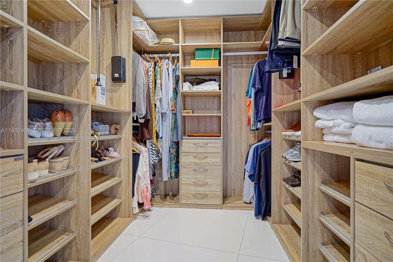 901 Brickell Key Blvd, Unit 2507, Miami, FL 33131 Photo