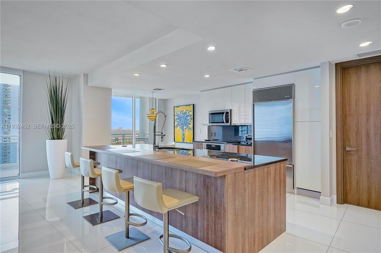 901 Brickell Key Blvd, Unit 2507, Miami, FL 33131 Photo