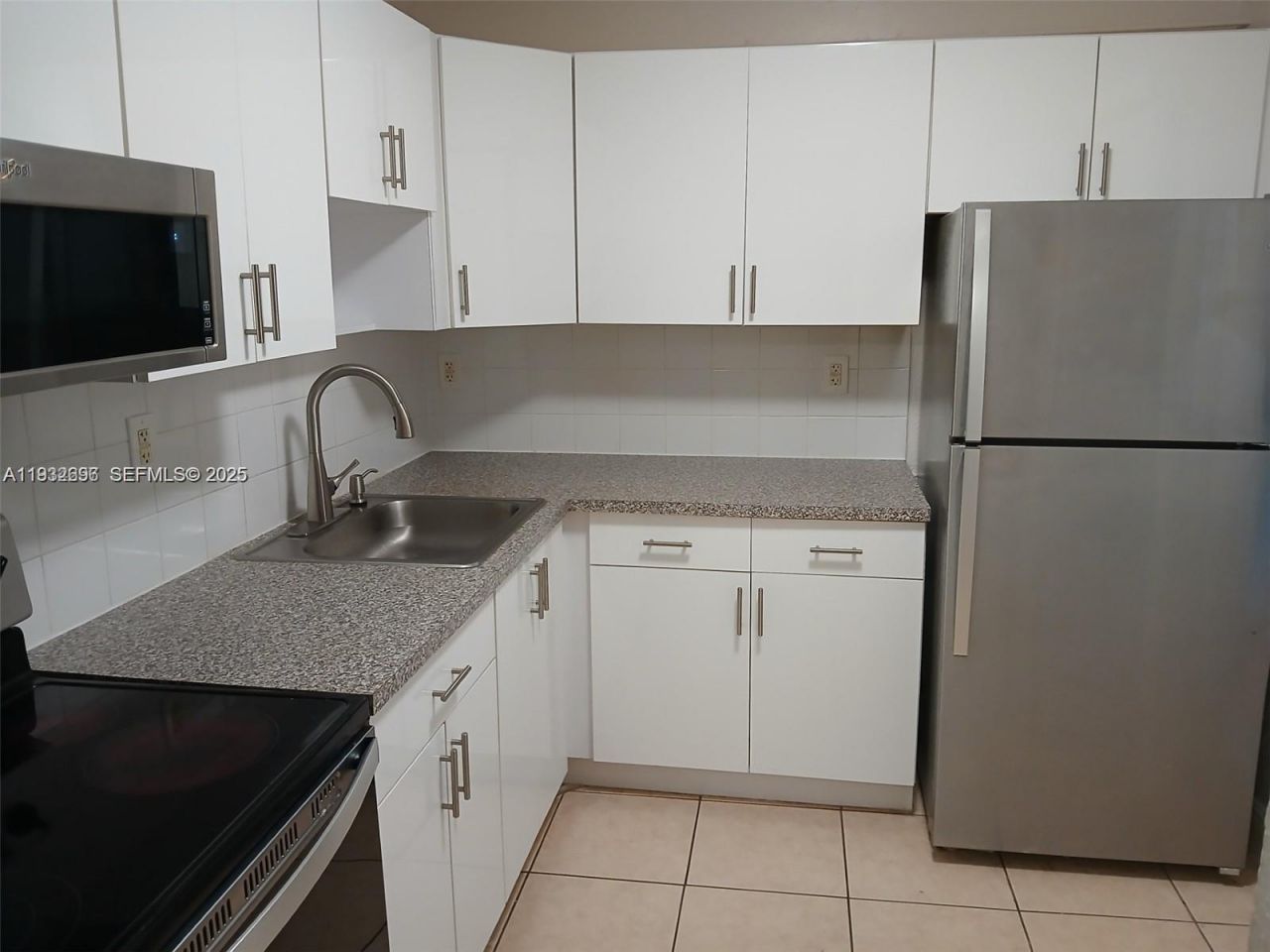 9460 Fontainebleau Blvd, Unit 132, Miami, FL 33172 Photo