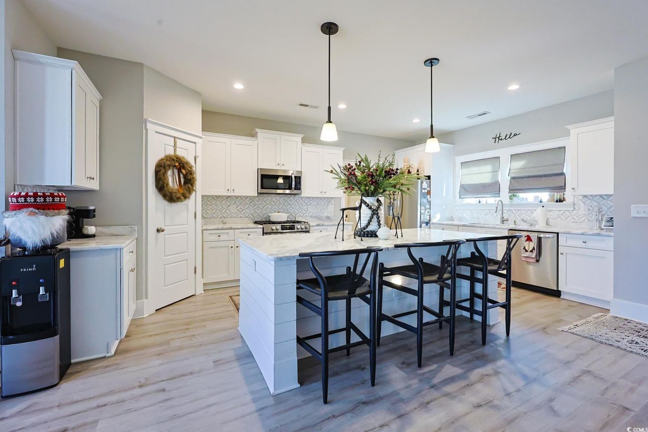 669 Pacific Commons Dr. Photo 5