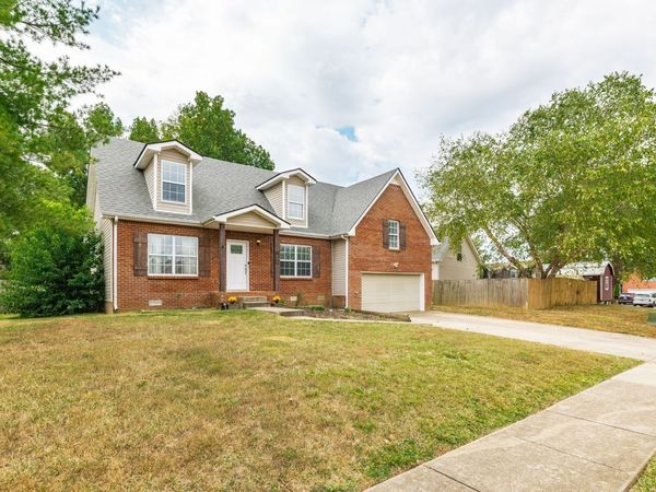 1888 Darlington Dr, Clarksville, TN 37042