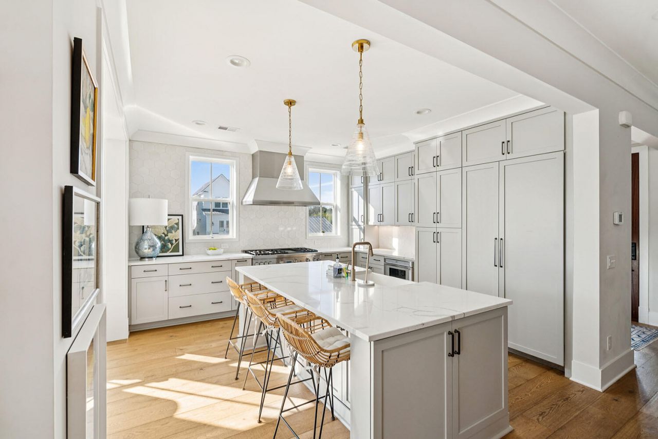 2590 Helmsman Road Photo 10