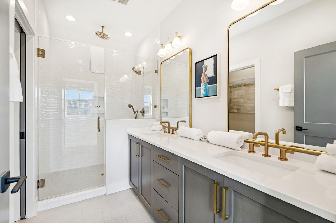 2590 Helmsman Road Photo 33