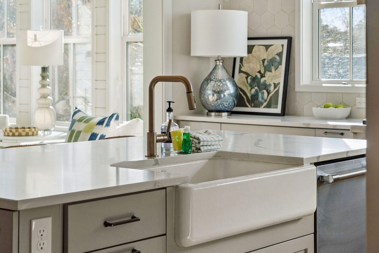 2590 Helmsman Road Photo 8