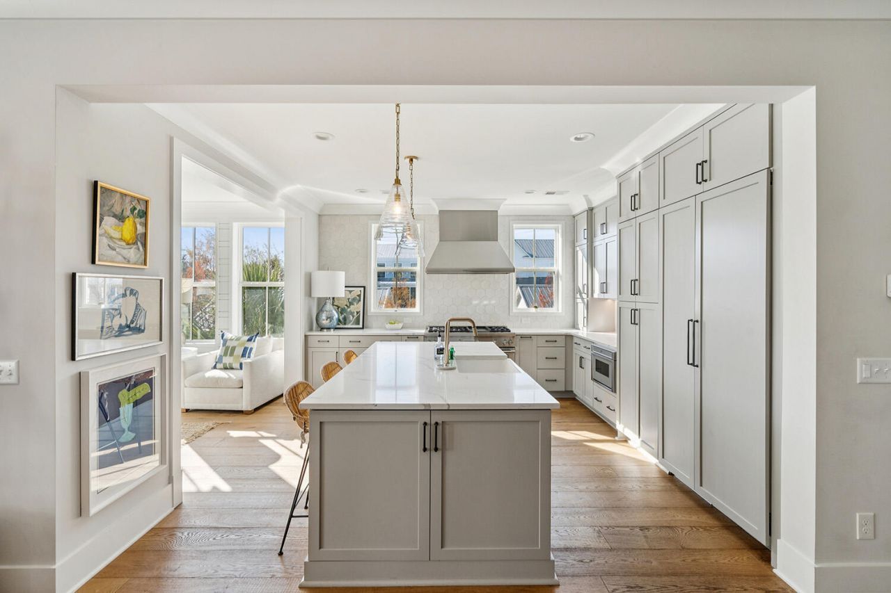 2590 Helmsman Road Photo 9