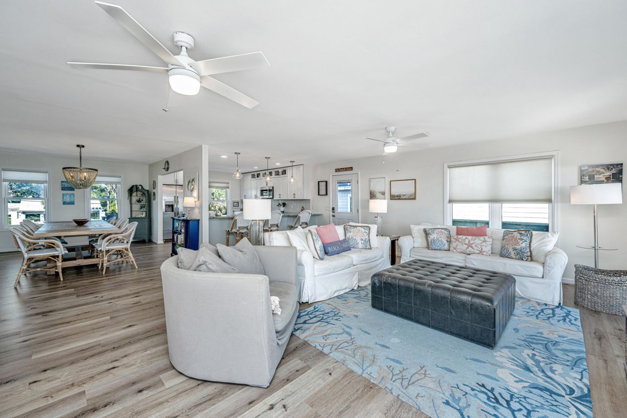 909 E Arctic Avenue Photo 18