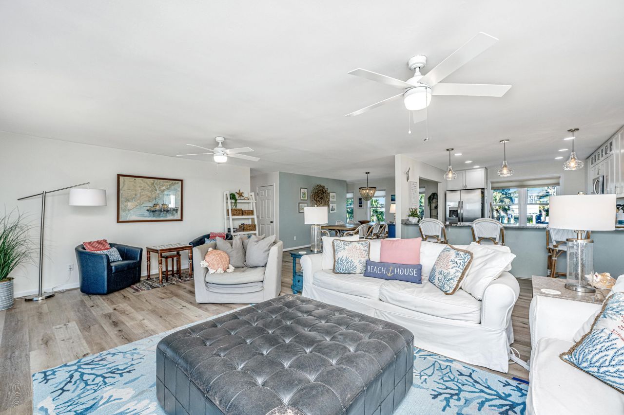 909 E Arctic Avenue Photo 19