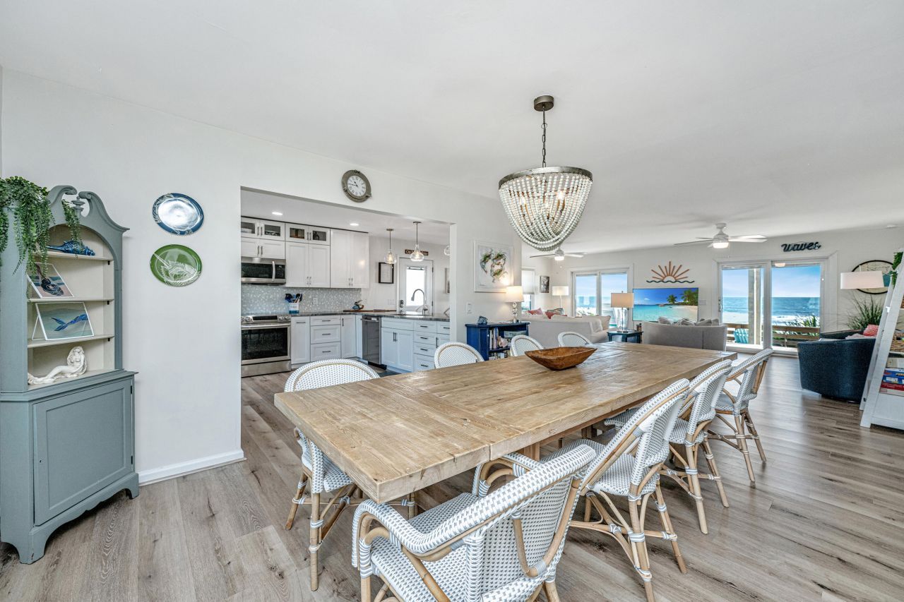 909 E Arctic Avenue Photo 24