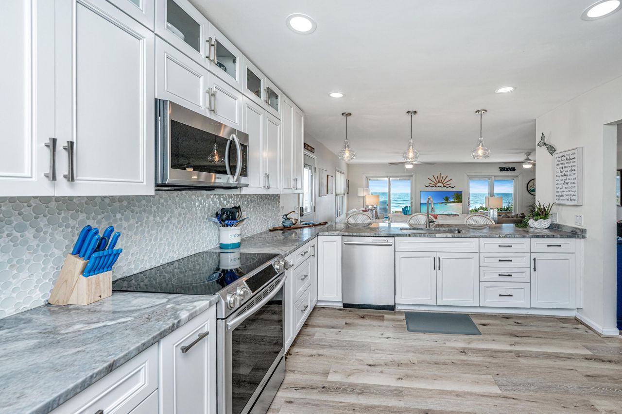 909 E Arctic Avenue Photo 28