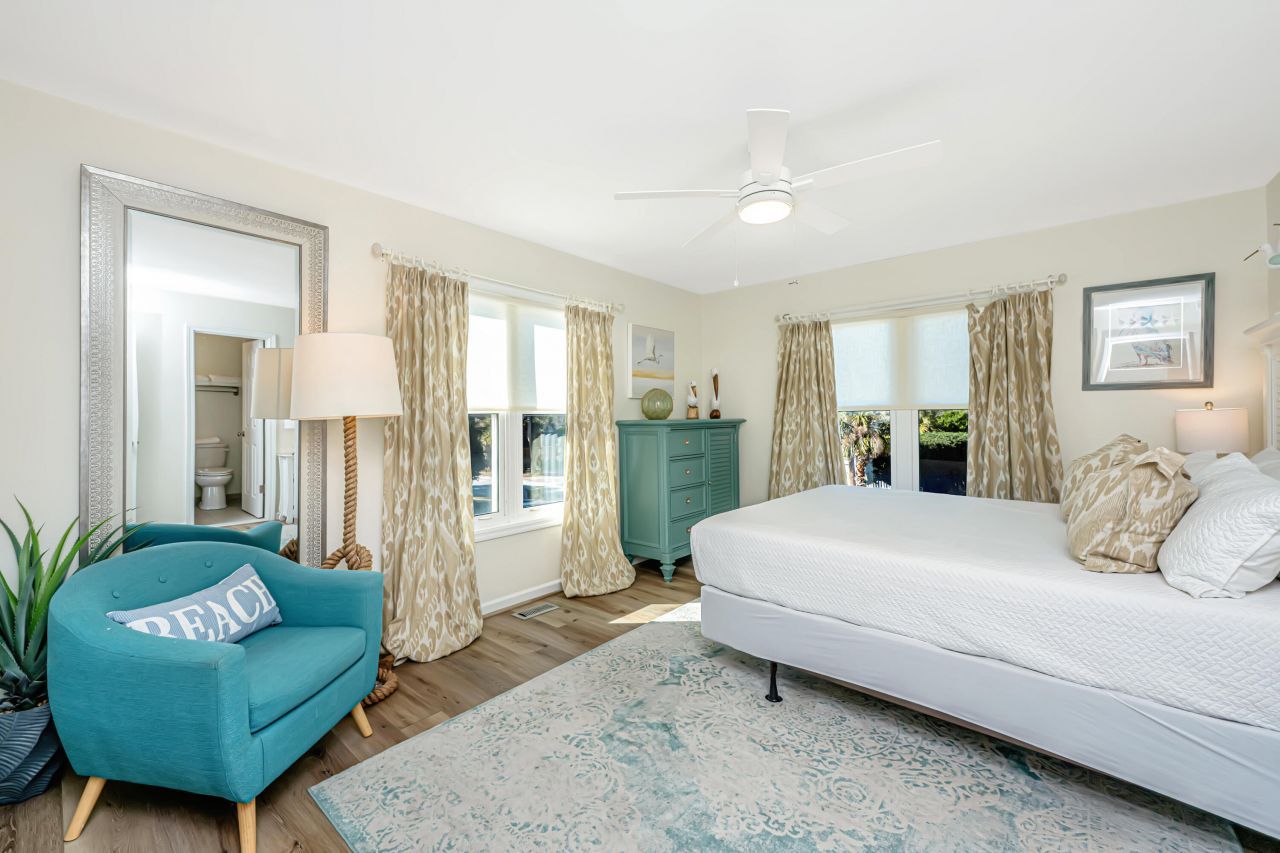 909 E Arctic Avenue Photo 32