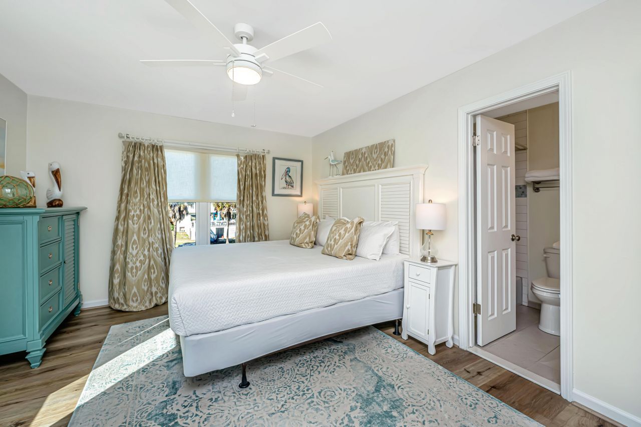 909 E Arctic Avenue Photo 33