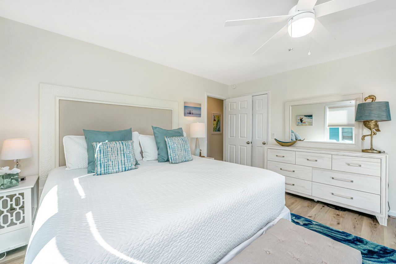 909 E Arctic Avenue Photo 38