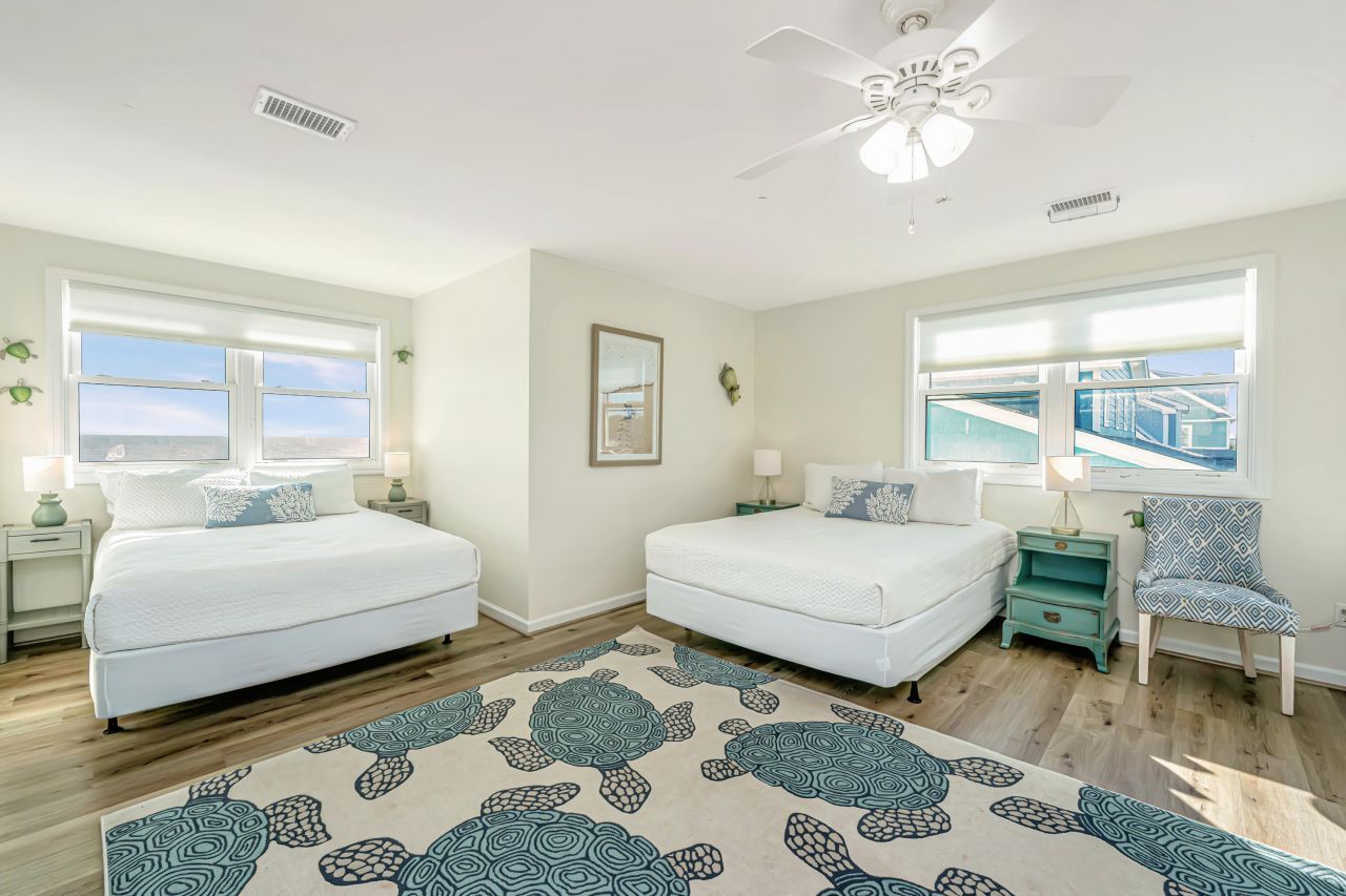 909 E Arctic Avenue Photo 42