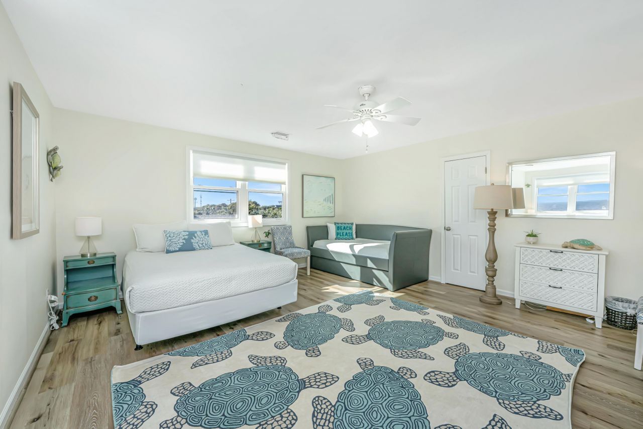 909 E Arctic Avenue Photo 43