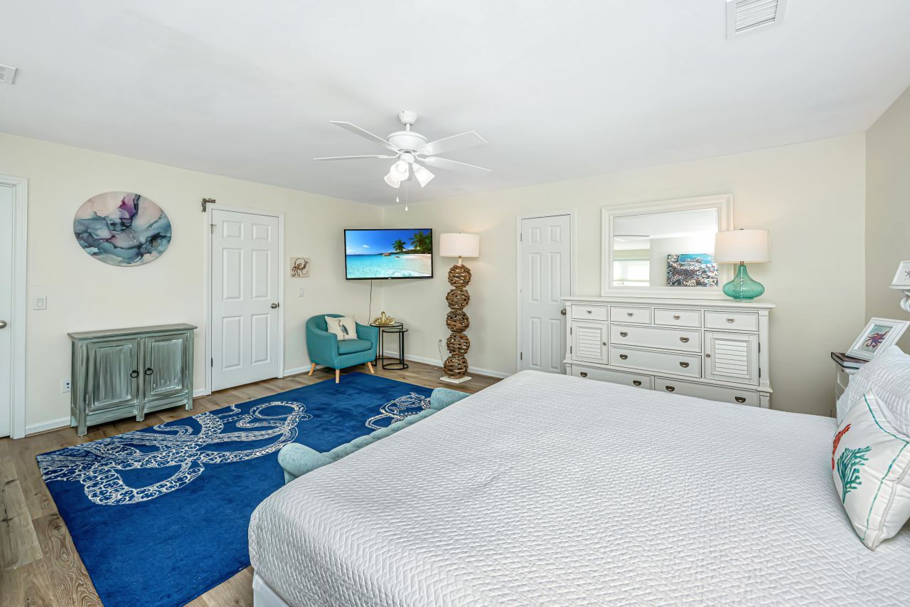 909 E Arctic Avenue Photo 48