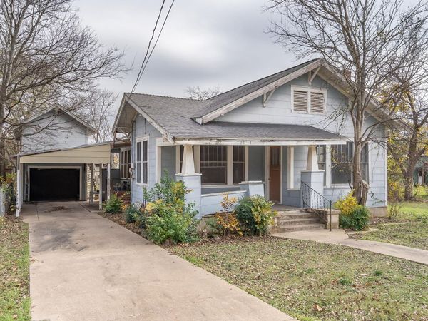 1621 S College ST, Georgetown, TX 78626