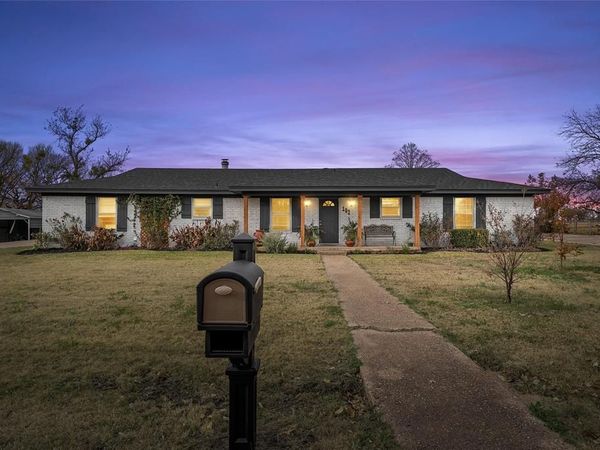 107 Woody Ray Drive, Elm Mott, TX 76640