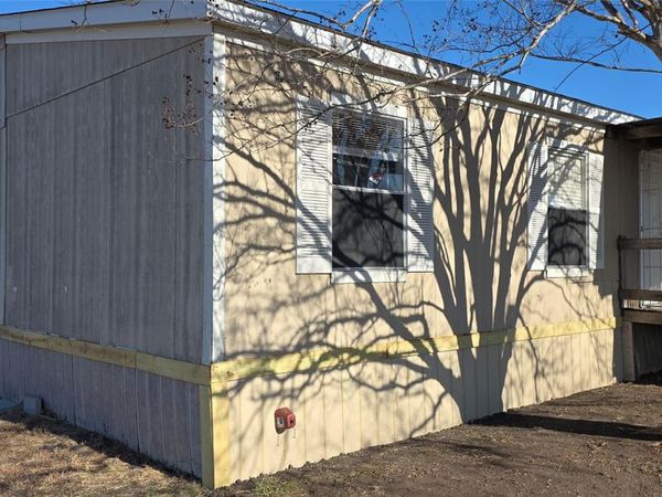 9338 E San Marcos Highway, Fentress, TX 78622