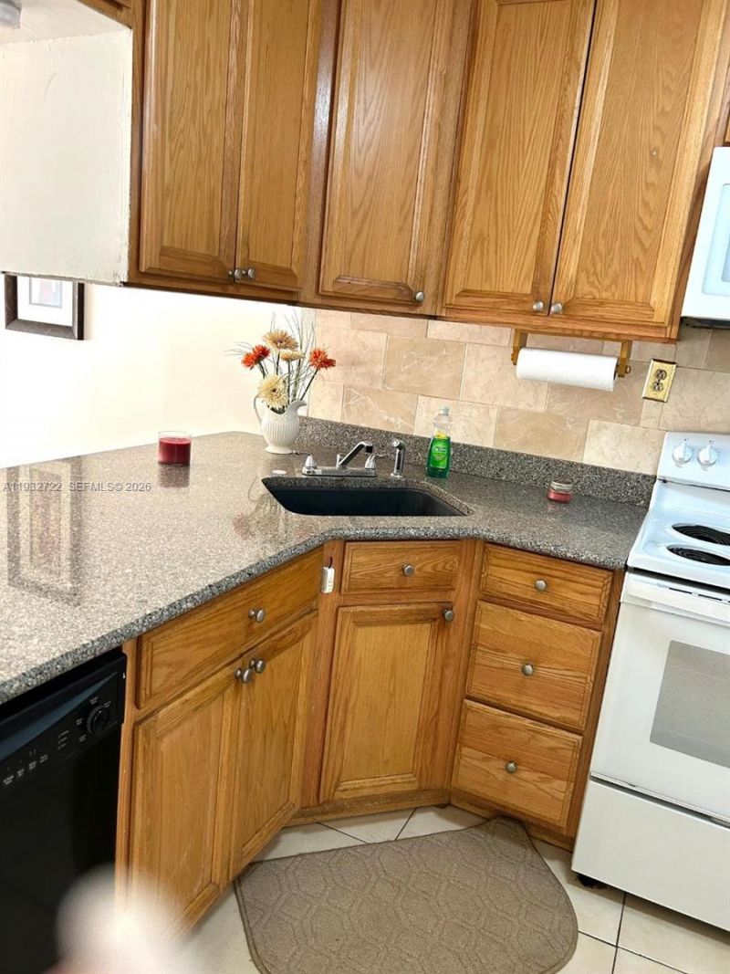 15385 S Dixie Hwy 22 Hwy, Palmetto Bay, FL 33157 Photo