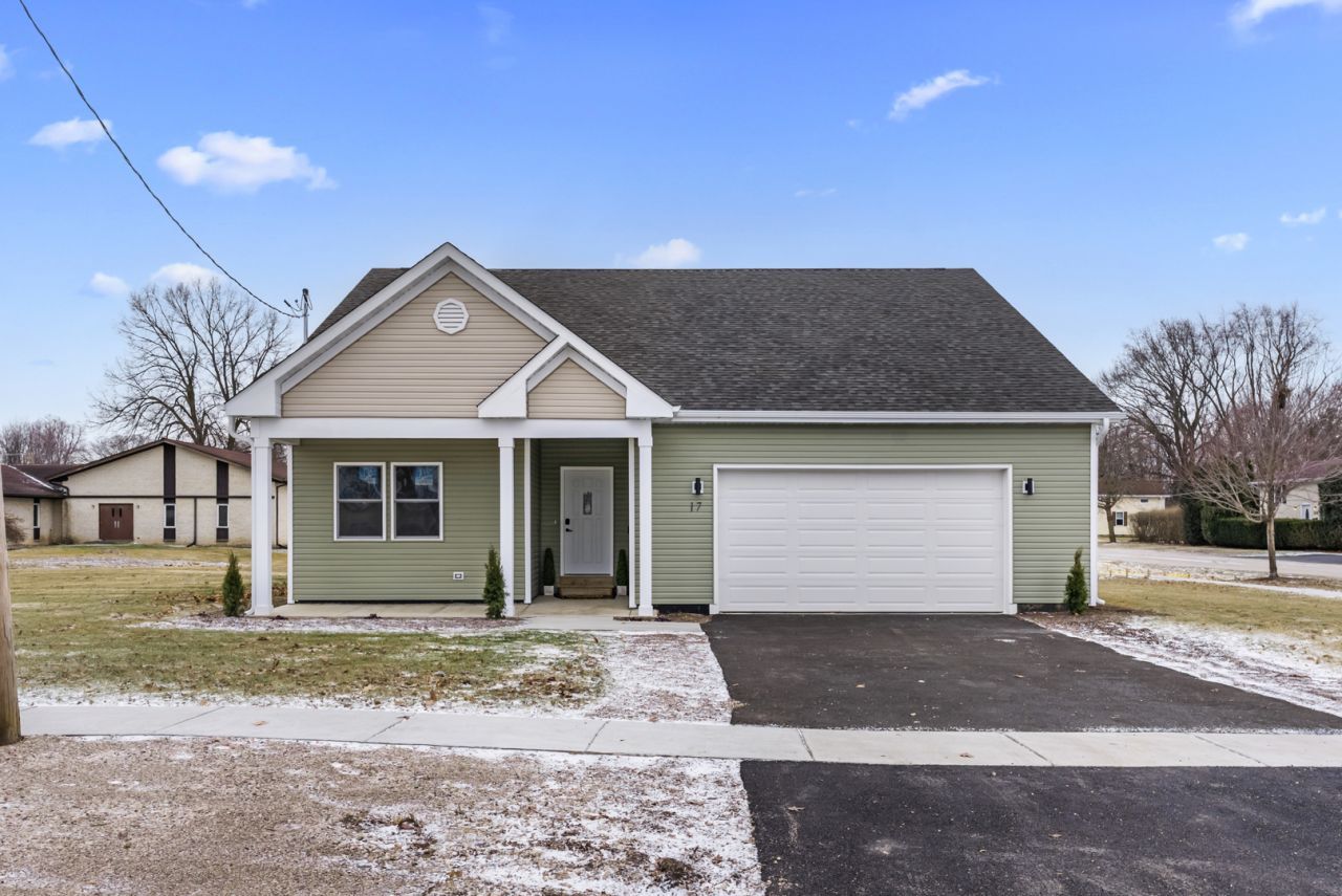 17 W Dearborn Street, Plano, IL 60545