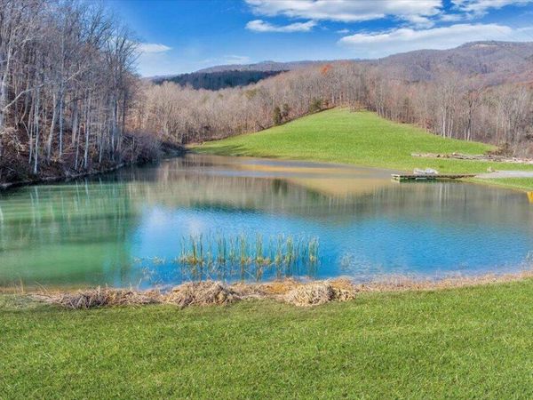 5841 Twine Hollow RD , Salem, VA 24153