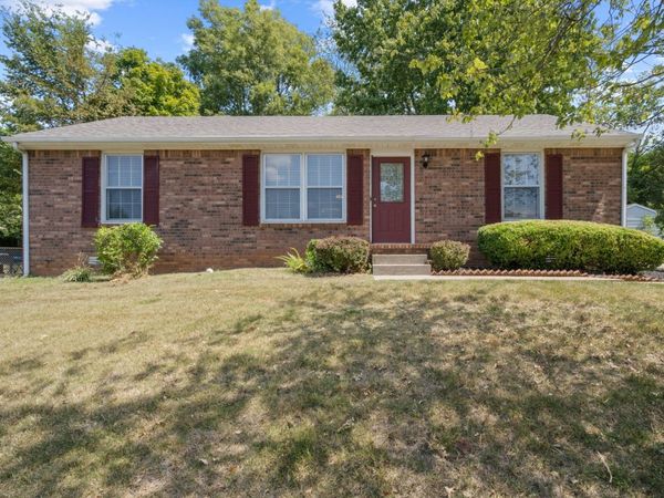 711 Green Valley Ct , Clarksville, TN 37042