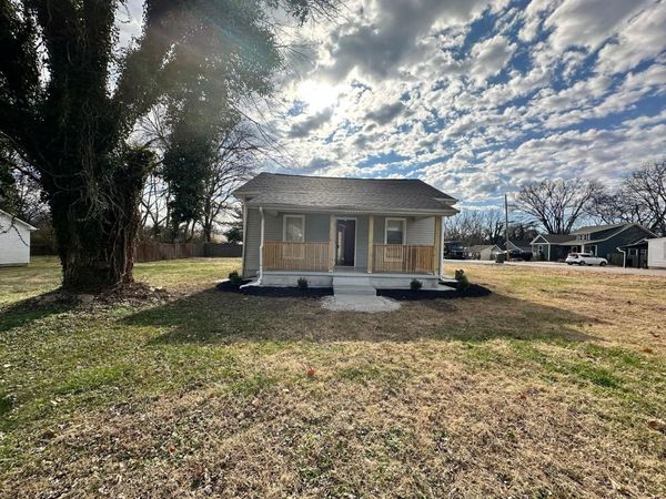 203 Coles Ferry Rd, Gallatin, TN 37066