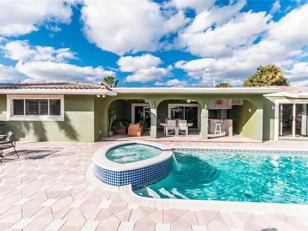 2732 NE 10th Street, Pompano Beach, FL 33062