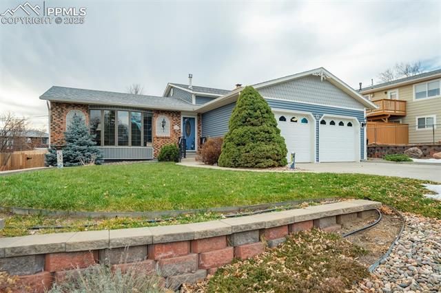 2249 Glenwood Circle, Colorado Springs, CO 80909 Main Photo