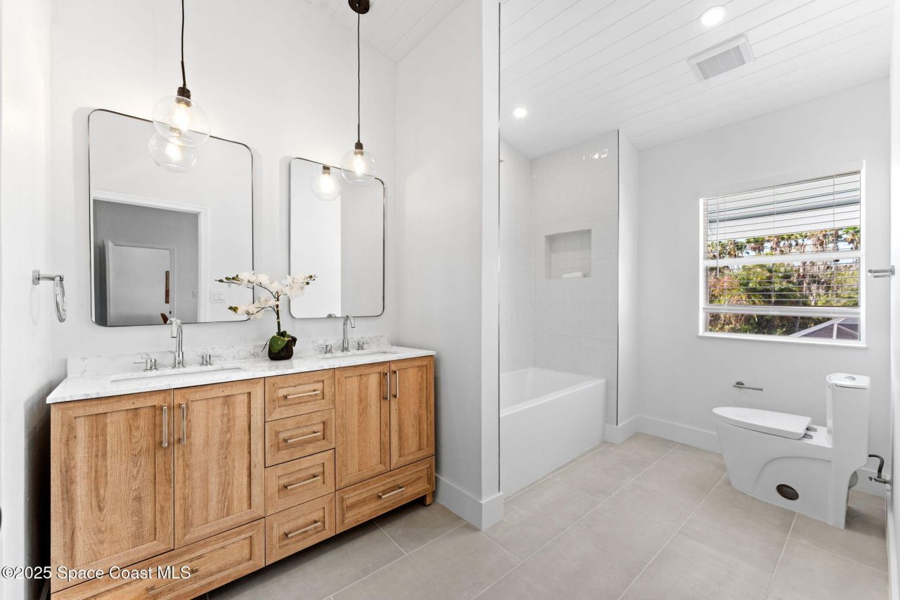 3755 N Indian River Drive, Cocoa, FL 32926 Photo