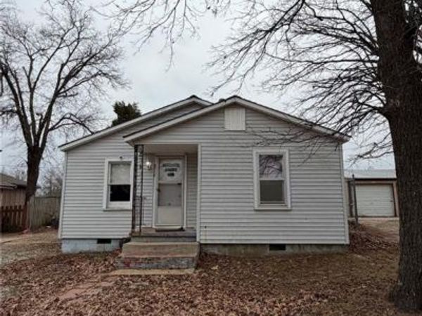 2710 Oakmoore Drive, Poplar Bluff, MO 63901