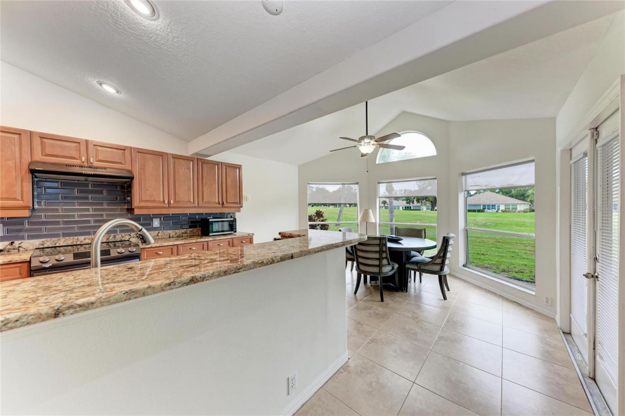 4906 Peridia Boulevard E, Bradenton, FL 34203 Photo